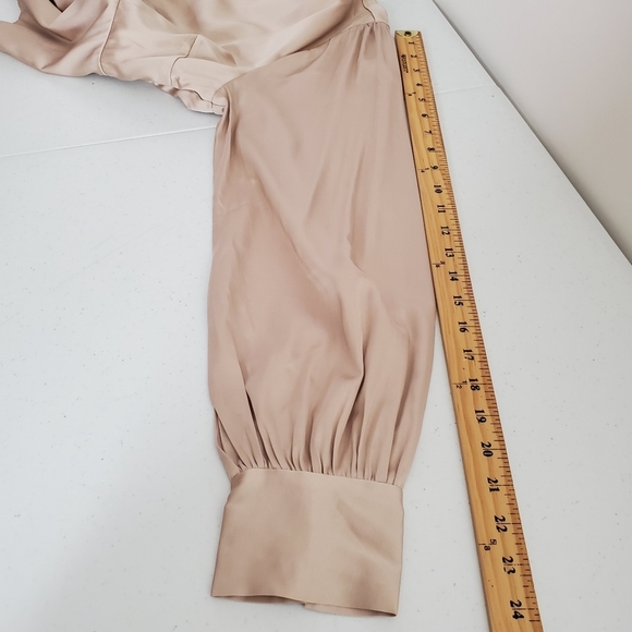 Abercrombie & Fitch Satin Deep V-neck Top Size L Long Sleeve Rose Gold Party NEW - Picture 7 of 11